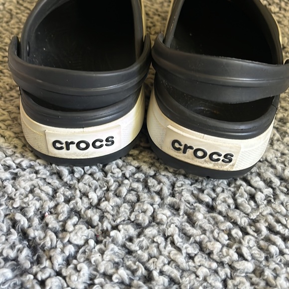NEW CROCS black clogs Unisex M9 W11